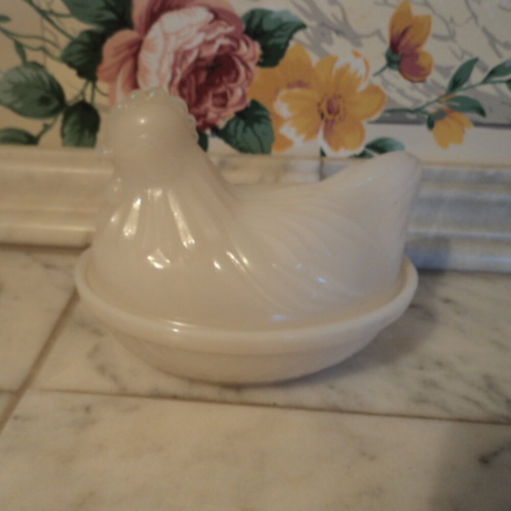 vintage milk glass hen on nest